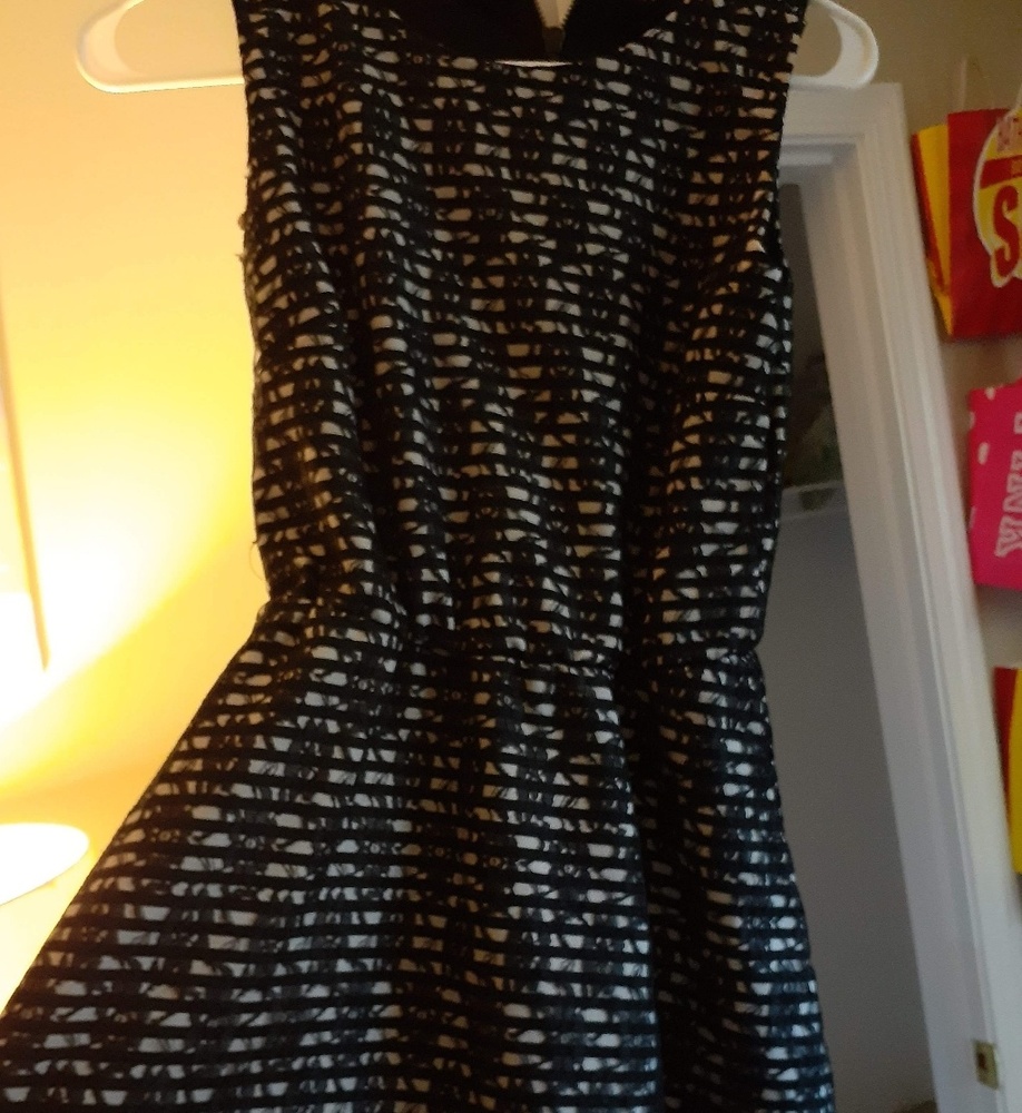 Absolutely adorable dress womans size small
